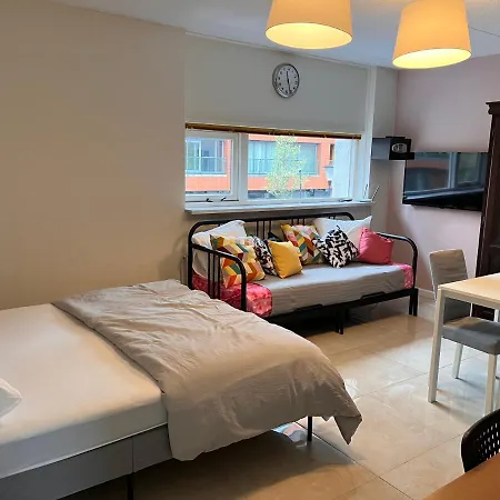 Assad And Naveera, Steekkant 40 Homestay szállás Barendrecht